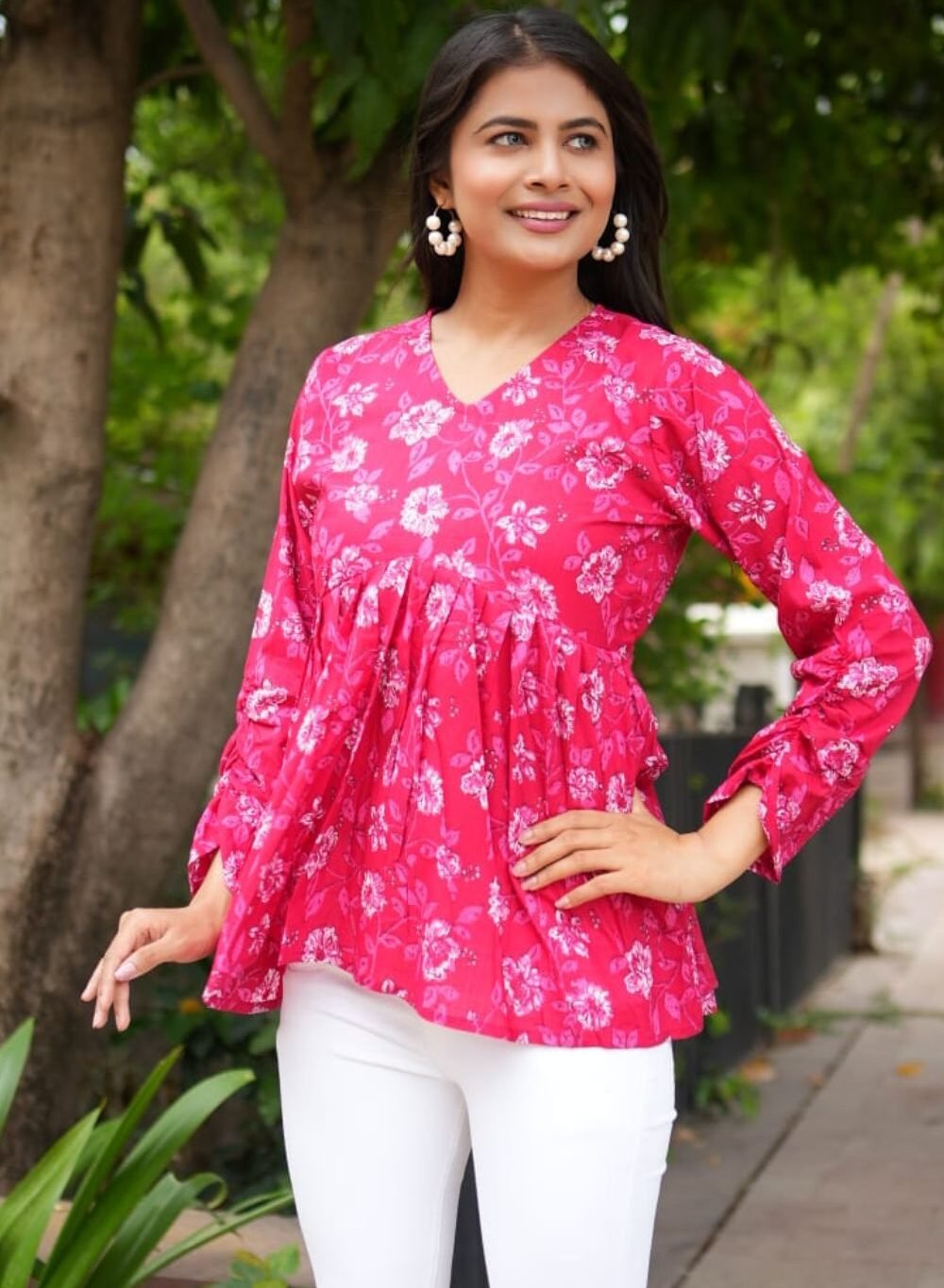 Home white and pink sleeveless peplum top