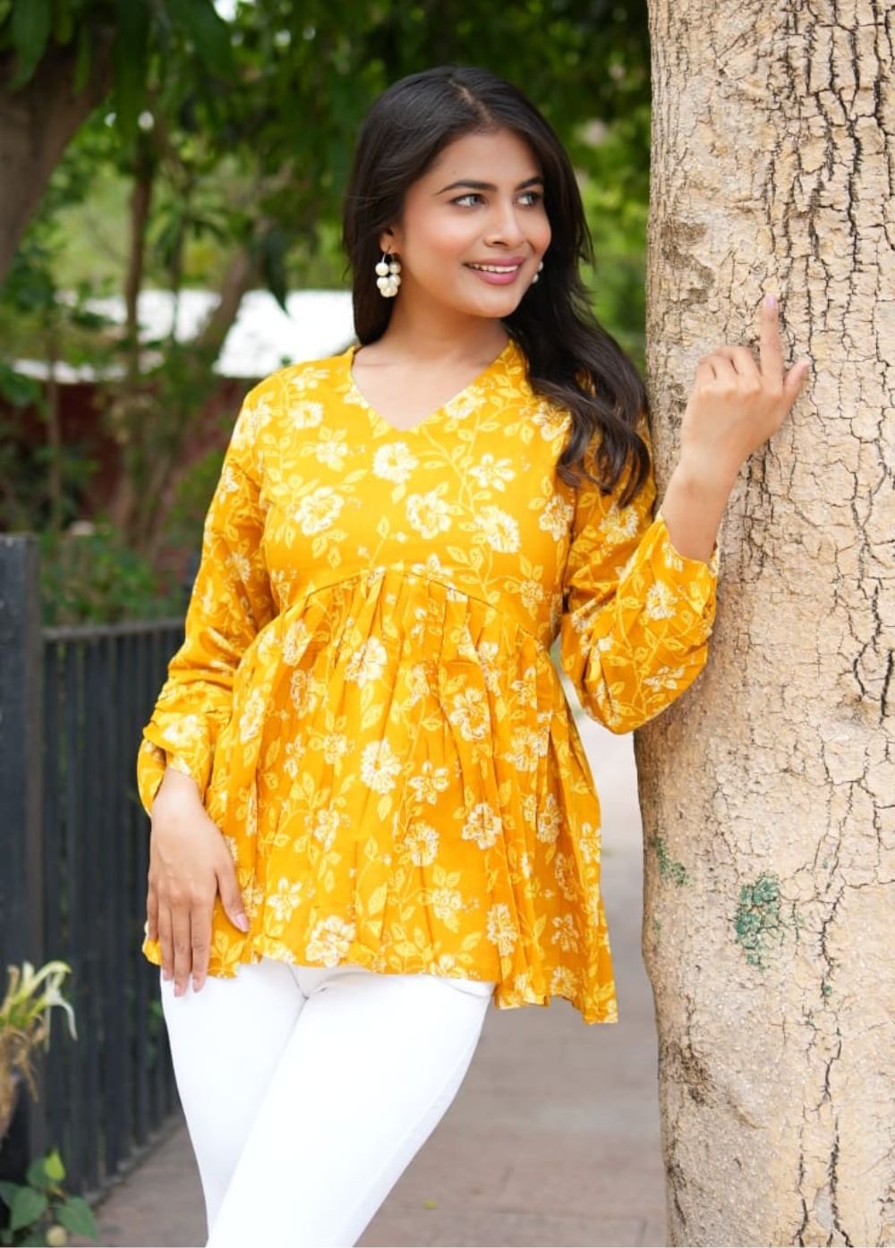 white and pink sleeveless peplum top white and pink sleeveless peplum top